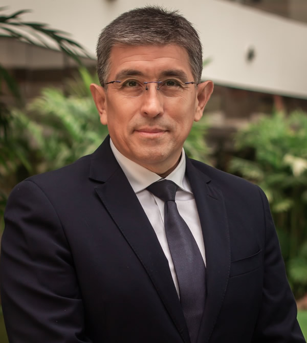 dr-carlosbazan